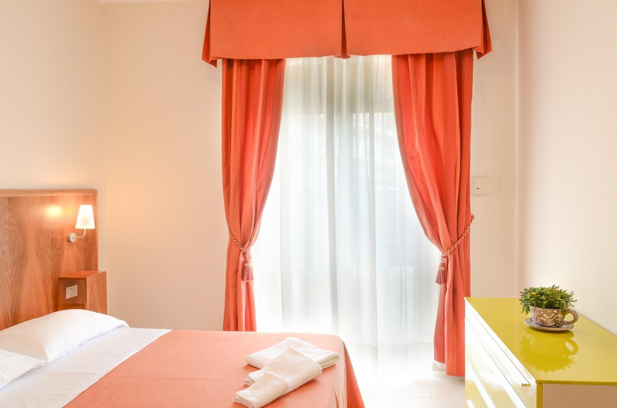 Dei Fiori Aparthotel 3*