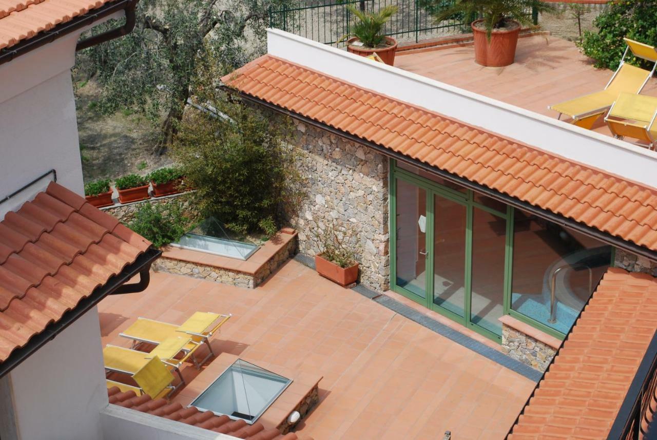 Dei Fiori Aparthotel 3*
